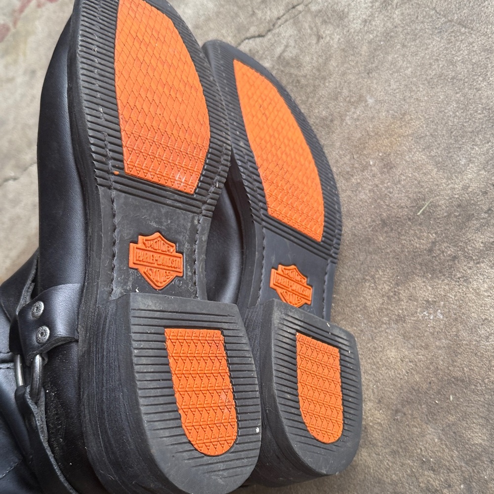 Harley-Davidson Men's Black and Orange Sole Boots